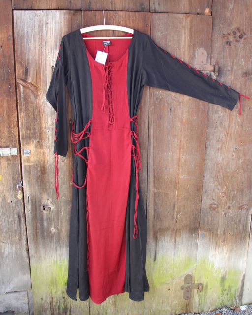 rot schwarzes Kleid, Ärmel geschnürt